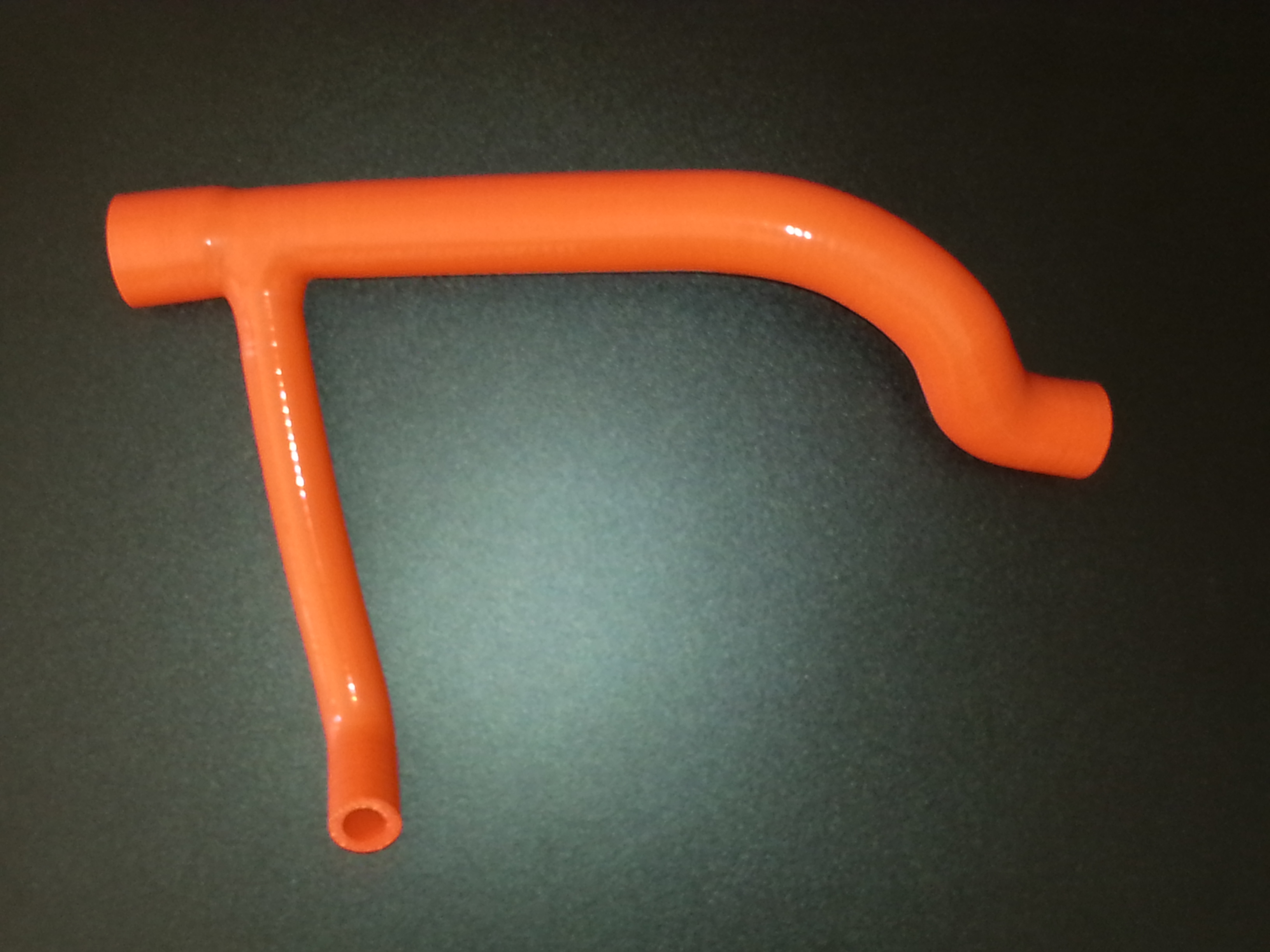 Wasserschlauch Wasserpumpe zum Kühlerrohr, T3 1,6TD, JX (orange)